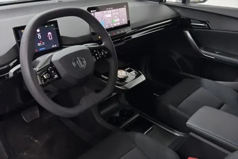 MG MG4 din 2023 cu 5.000 km - oferta MG0124109 - foto 7