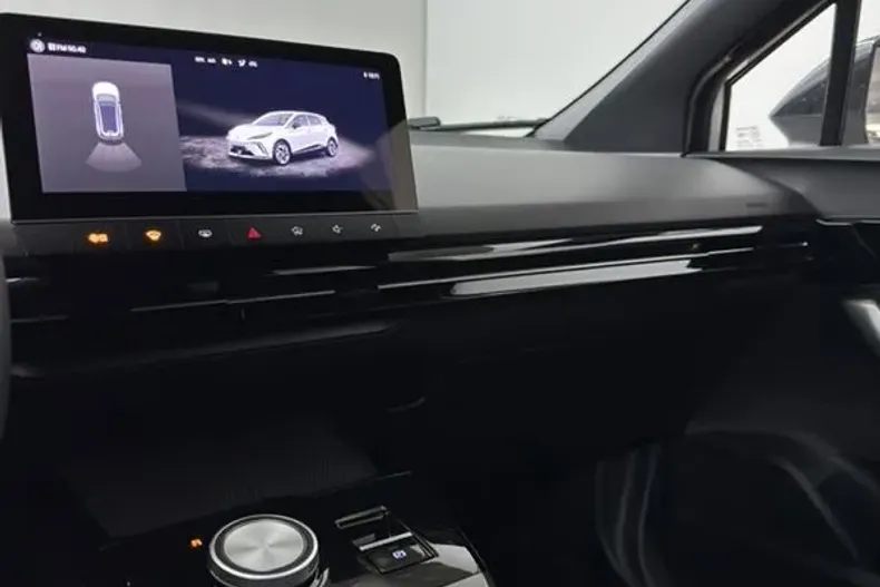 MG MG4 din 2023 cu 5.000 km - oferta MG0124109 - foto 17