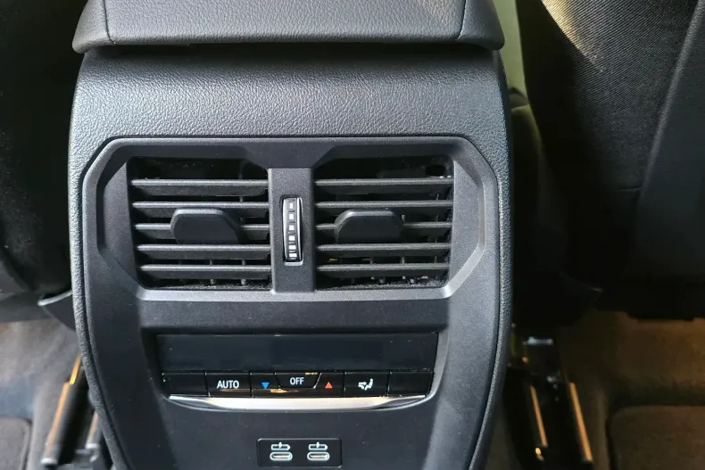 BMW Seria 3 din 2024 cu 25.620 km - oferta BMW124111 - foto 20