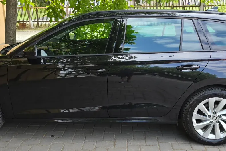 Skoda Octavia din 2024 cu 11.930 km - oferta SKO124112 - foto 3