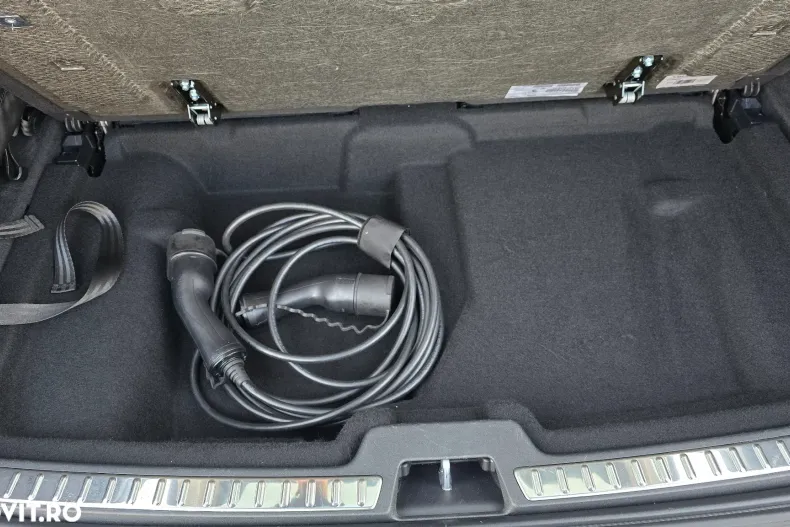 Volvo XC90 din 2021 cu 55.980 km - oferta VOL124113 - foto 25