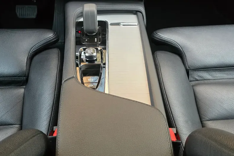 Volvo XC90 din 2021 cu 55.980 km - oferta VOL124113 - foto 31