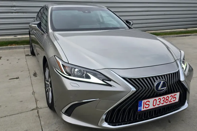 Lexus Seria ES din 2019 cu 117.500 km - oferta LEX124116 - foto 4