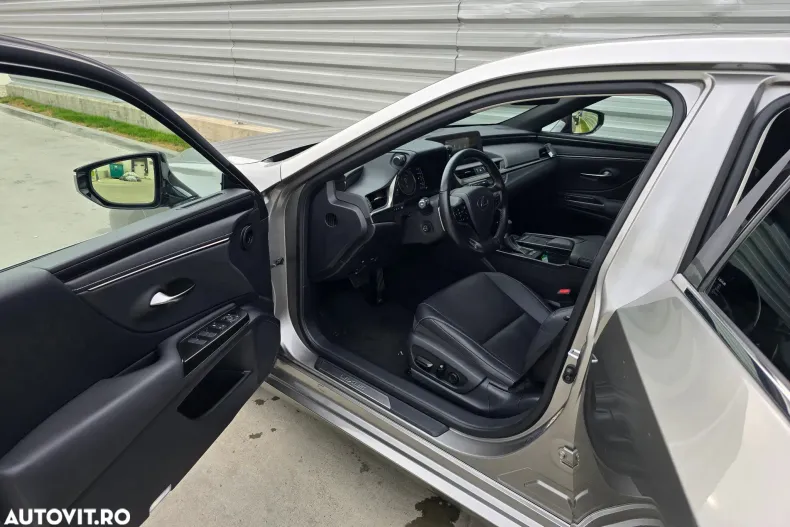 Lexus Seria ES din 2019 cu 117.500 km - oferta LEX124116 - foto 21