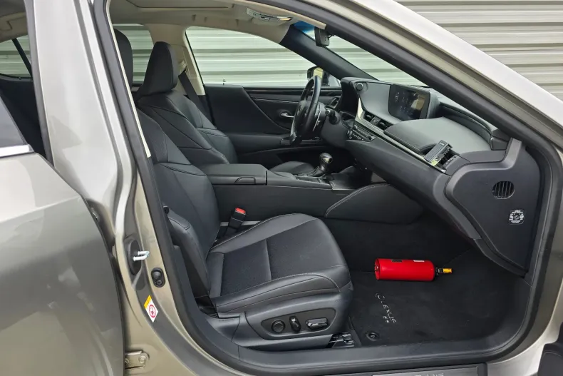 Lexus Seria ES din 2019 cu 117.500 km - oferta LEX124116 - foto 28