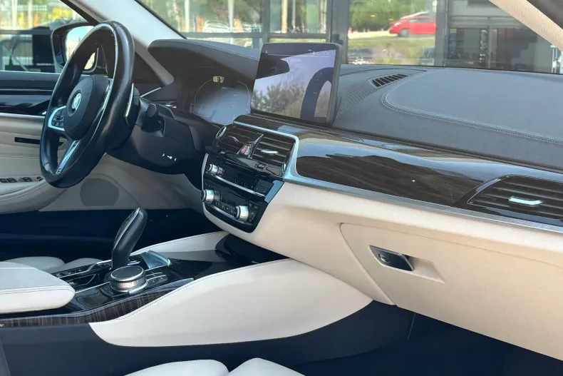 BMW Seria 5 din 2020 cu 69.990 km - oferta BMW124141 - foto 6