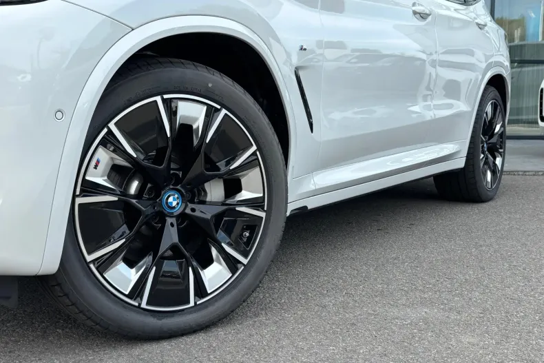 BMW iX3 din 2024 cu 9.269 km - oferta BMW124148 - foto 23