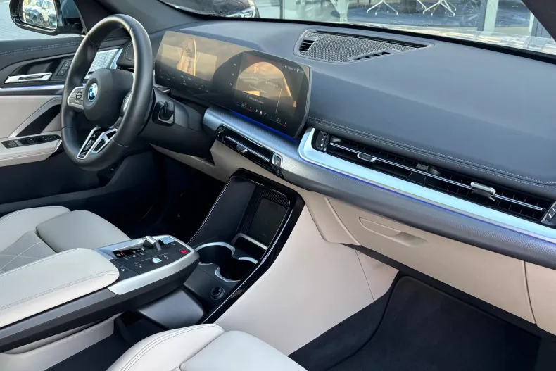 BMW iX1 din 2024 cu 8.799 km - oferta BMW124149 - foto 6