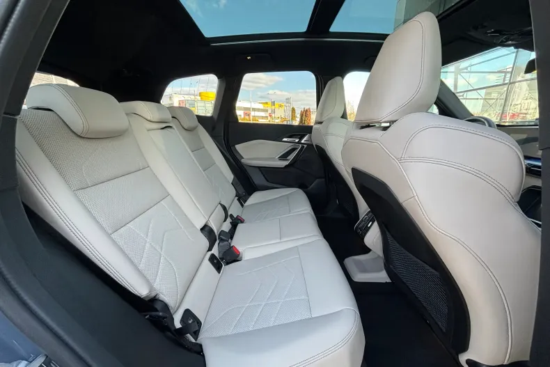 BMW iX1 din 2024 cu 8.799 km - oferta BMW124149 - foto 8