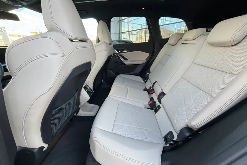 BMW iX1 din 2024 cu 8.799 km - oferta BMW124149 - foto 9