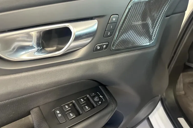 Volvo XC60 din 2021 cu 91.800 km - oferta VOL124197 - foto 14