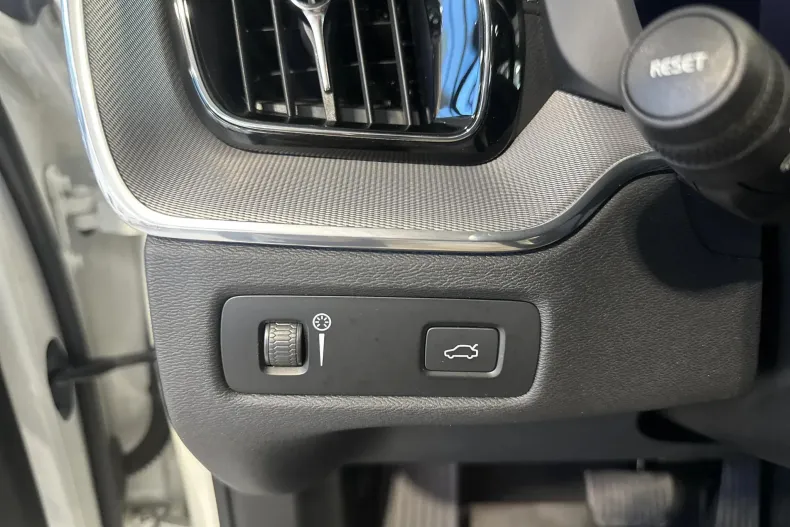 Volvo XC60 din 2021 cu 91.800 km - oferta VOL124197 - foto 15