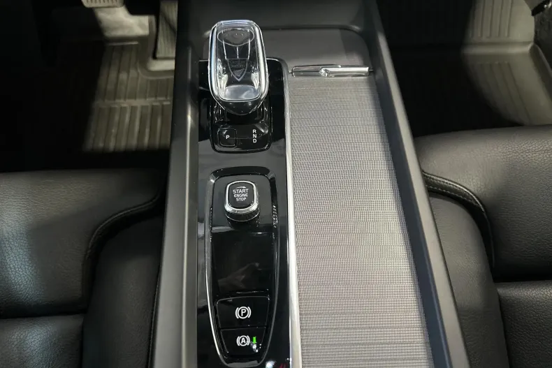 Volvo XC60 din 2021 cu 91.800 km - oferta VOL124197 - foto 17