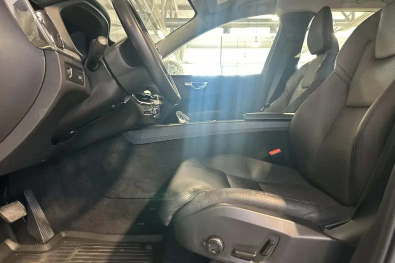 Volvo XC60 din 2021 cu 91.800 km - oferta VOL124197 - foto 24