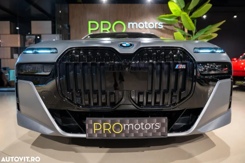 BMW Seria 7 din 2023 cu 9.800 km - oferta BMW124242 - foto 9