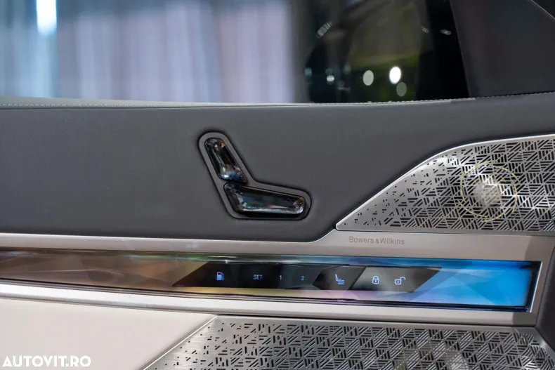 BMW Seria 7 din 2023 cu 9.800 km - oferta BMW124242 - foto 18