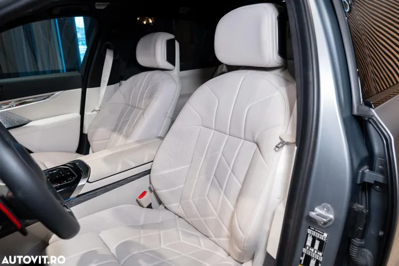 BMW Seria 7 din 2023 cu 9.800 km - oferta BMW124242 - foto 20