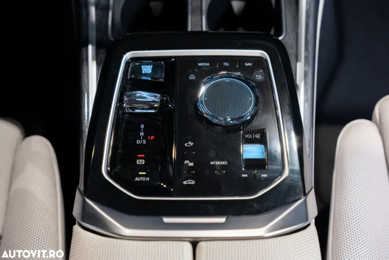 BMW Seria 7 din 2023 cu 9.800 km - oferta BMW124242 - foto 29