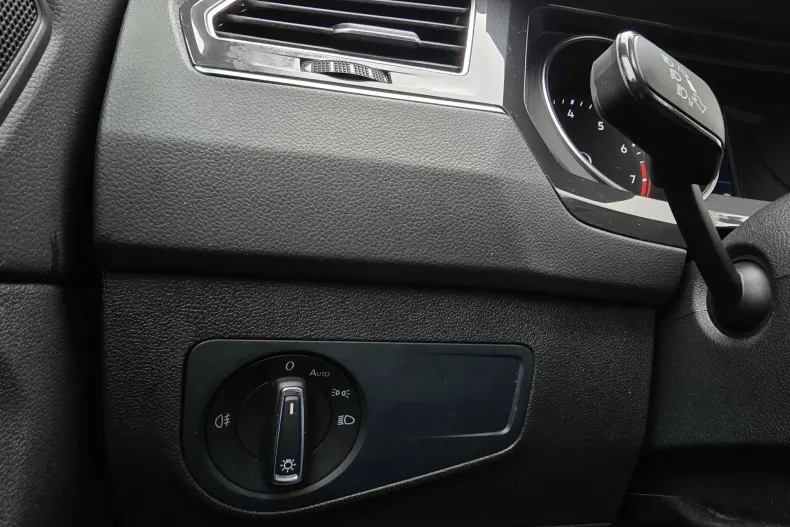 Volkswagen Tiguan din 2023 cu 70.155 km - oferta VOL124286 - foto 10