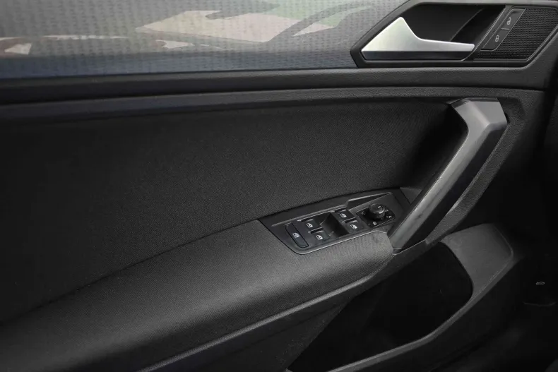 Volkswagen Tiguan din 2023 cu 70.155 km - oferta VOL124286 - foto 11