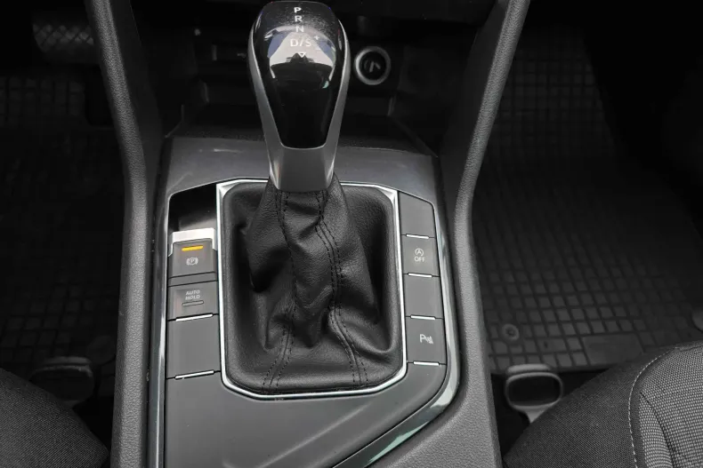 Volkswagen Tiguan din 2023 cu 70.155 km - oferta VOL124286 - foto 12