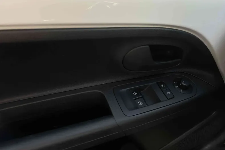 Volkswagen up! din 2022 cu 48.651 km - oferta VOL124325 - foto 11