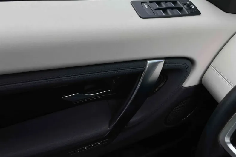 Land Rover Discovery din 2021 cu 61.354 km - oferta LAN124336 - foto 11