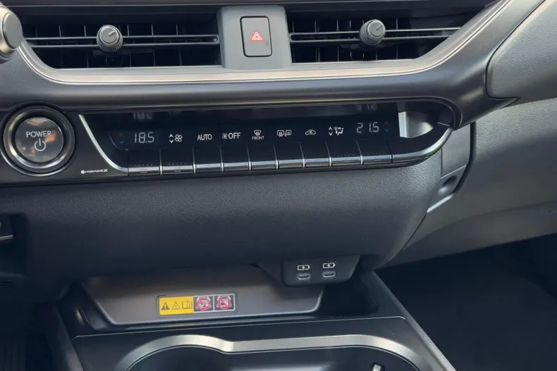 Lexus UX din 2024 cu 2.500 km - oferta LEX124355 - foto 27