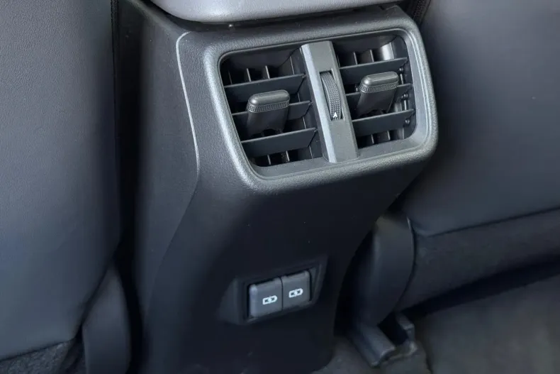 Lexus UX din 2024 cu 2.500 km - oferta LEX124355 - foto 30