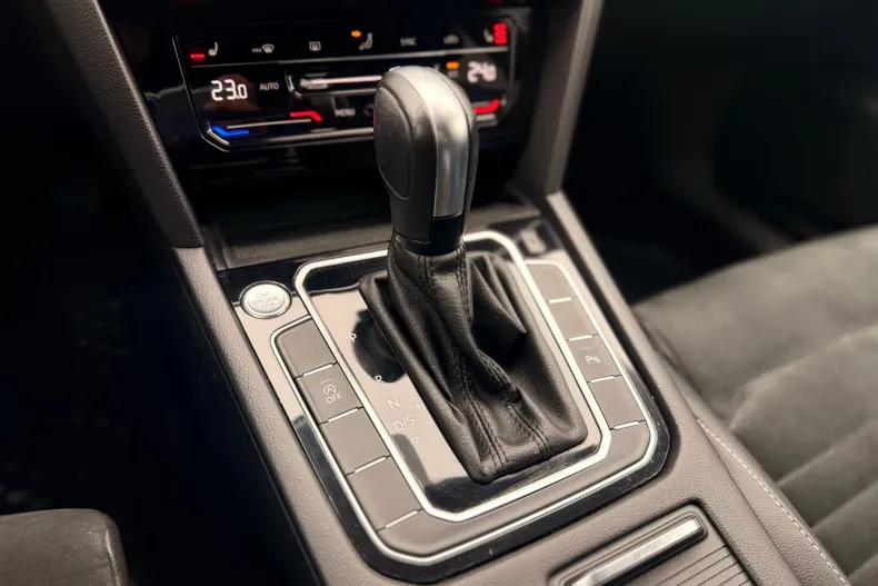 Volkswagen Passat din 2021 cu 178.000 km - oferta VOL124364 - foto 8