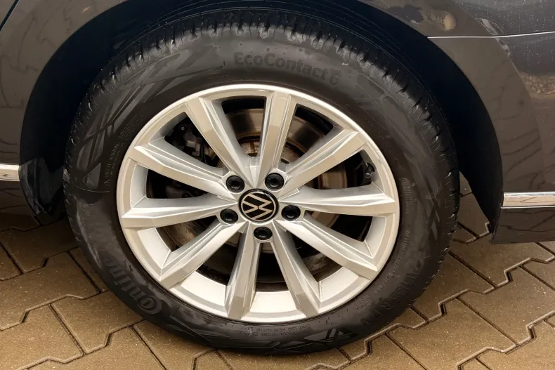 Volkswagen Passat din 2021 cu 178.000 km - oferta VOL124364 - foto 23
