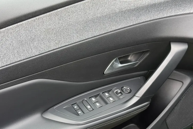 Peugeot 308 din 2022 cu 141.000 km - oferta PEU124377 - foto 19