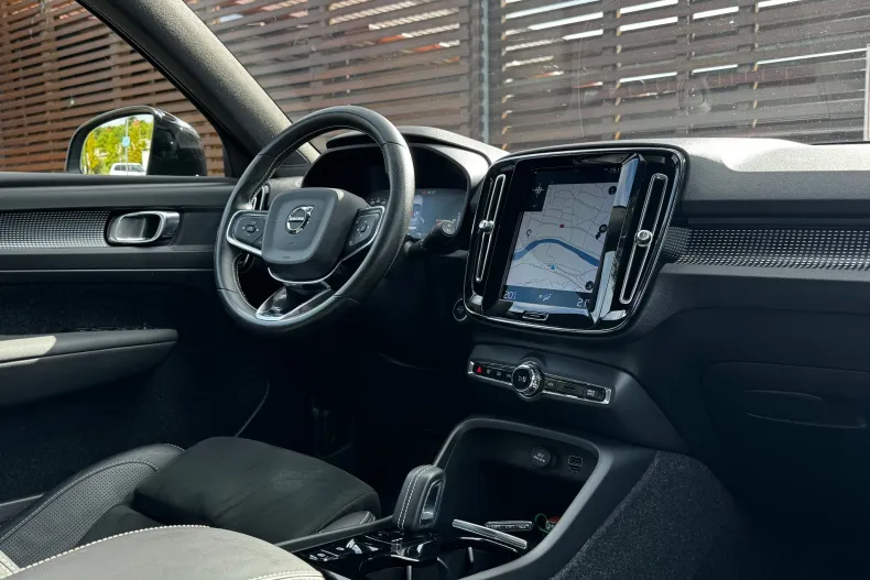 Volvo XC40 din 2020 cu 142.500 km - oferta VOL124382 - foto 21