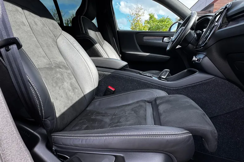 Volvo XC40 din 2020 cu 142.500 km - oferta VOL124382 - foto 23