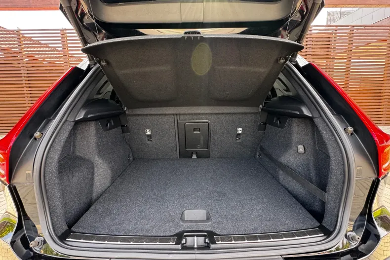 Volvo XC40 din 2020 cu 142.500 km - oferta VOL124382 - foto 25