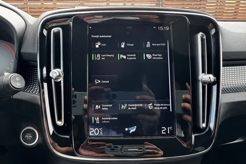 Volvo XC40 din 2020 cu 142.500 km - oferta VOL124382 - foto 31