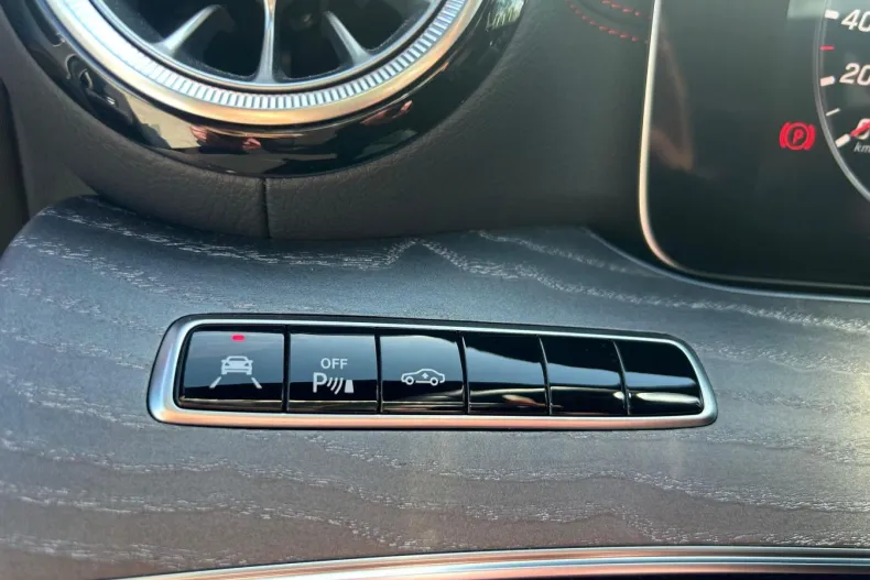 Mercedes-Benz CLS din 2019 cu 56.495 km - oferta MER124469 - foto 19