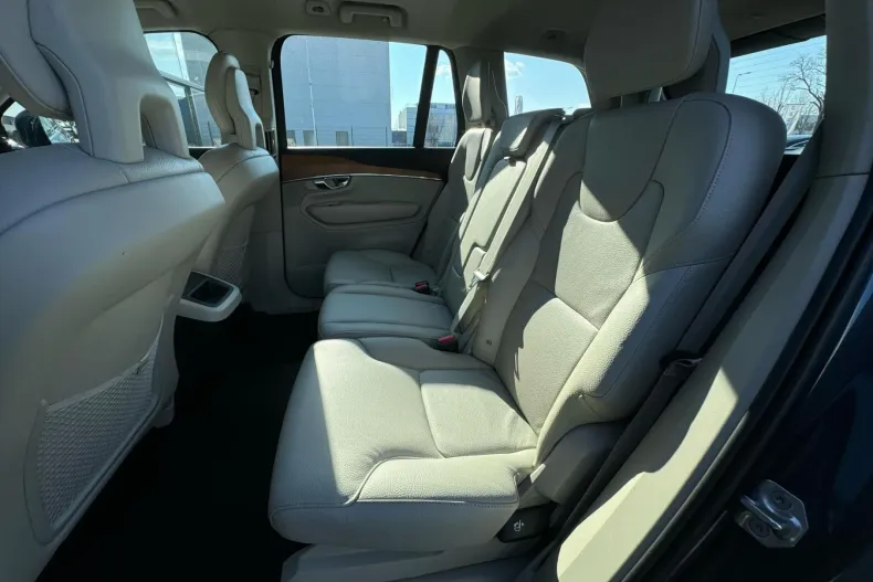 Volvo XC90 din 2021 cu 83.490 km - oferta VOL124493 - foto 16