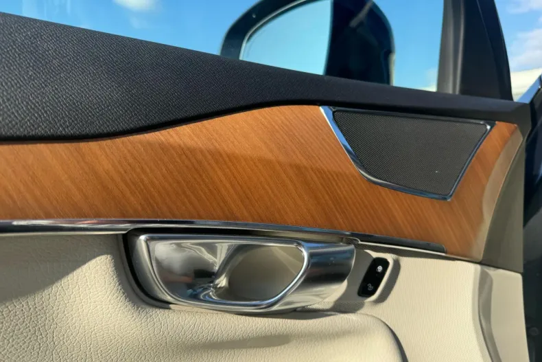 Volvo XC90 din 2021 cu 83.490 km - oferta VOL124493 - foto 19