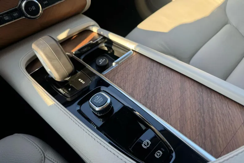 Volvo XC90 din 2021 cu 83.490 km - oferta VOL124493 - foto 21