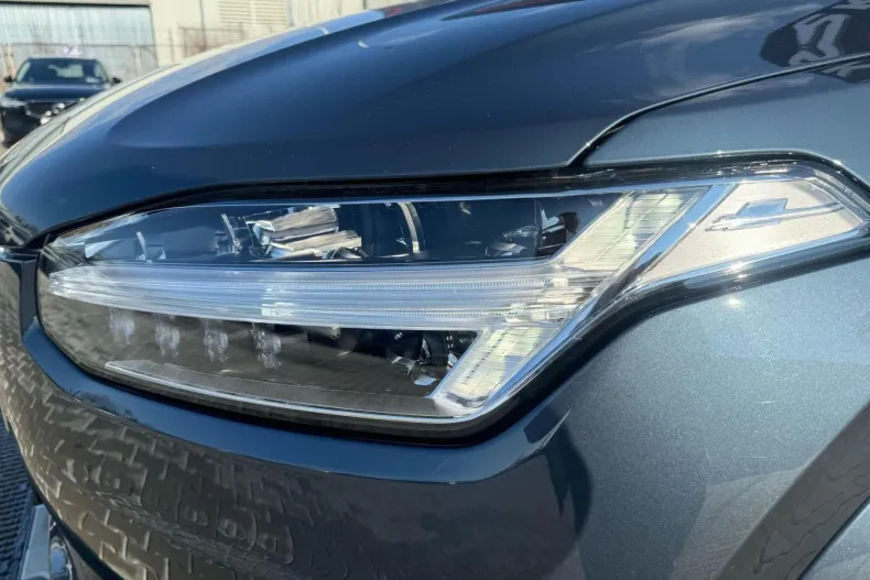 Volvo XC90 din 2021 cu 83.490 km - oferta VOL124493 - foto 26