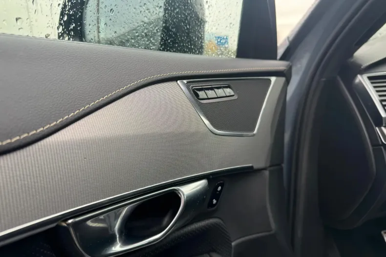 Volvo XC90 din 2020 cu 65.551 km - oferta VOL124503 - foto 13