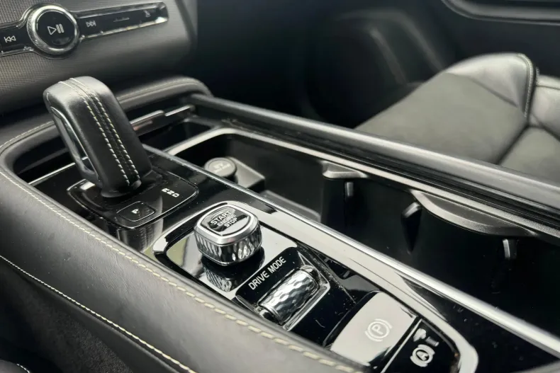 Volvo XC90 din 2020 cu 65.551 km - oferta VOL124503 - foto 14