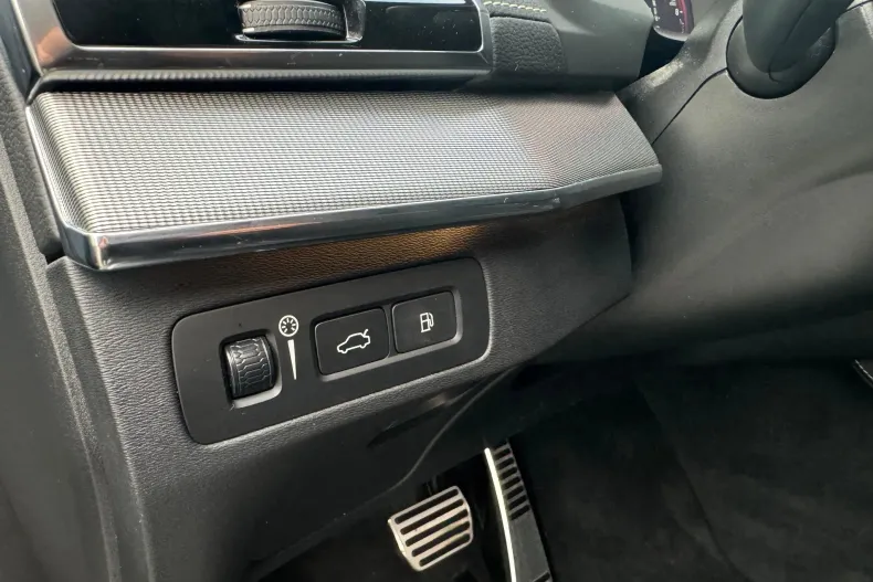 Volvo XC90 din 2020 cu 65.551 km - oferta VOL124503 - foto 30