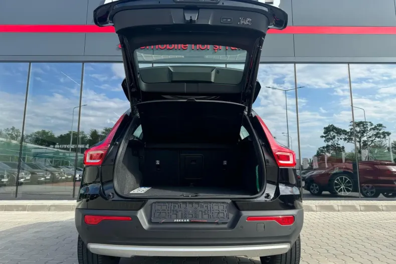 Volvo XC40 din 2022 cu 25.533 km - oferta VOL124515 - foto 6