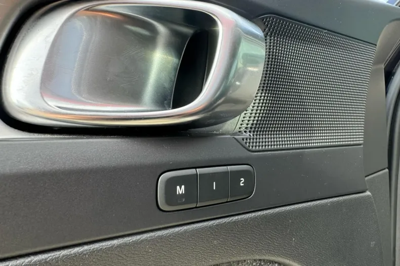 Volvo XC40 din 2022 cu 25.533 km - oferta VOL124515 - foto 12