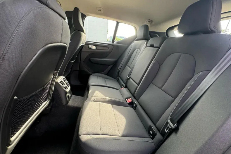 Volvo XC40 din 2022 cu 25.533 km - oferta VOL124515 - foto 16