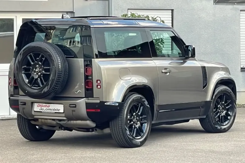 Land Rover Defender din 2023 cu 22.500 km - oferta LAN124540 - foto 4