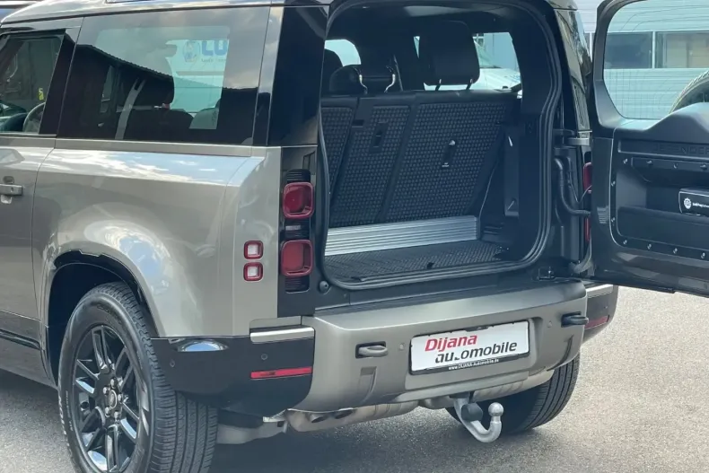 Land Rover Defender din 2023 cu 22.500 km - oferta LAN124540 - foto 6