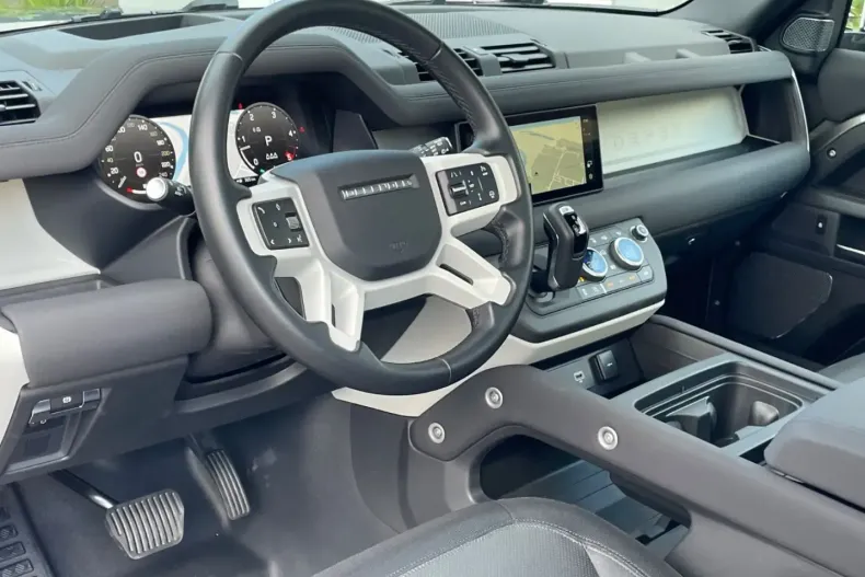 Land Rover Defender din 2023 cu 22.500 km - oferta LAN124540 - foto 8